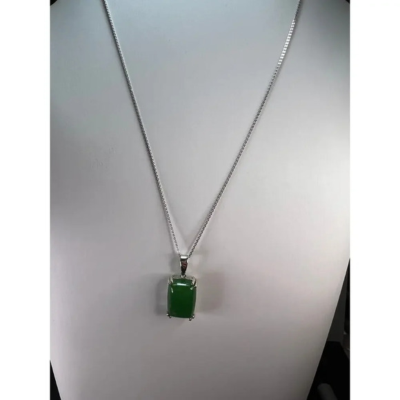 Jade pendant and chain necklace in platinum over sterling silver - Picture 4 of 11